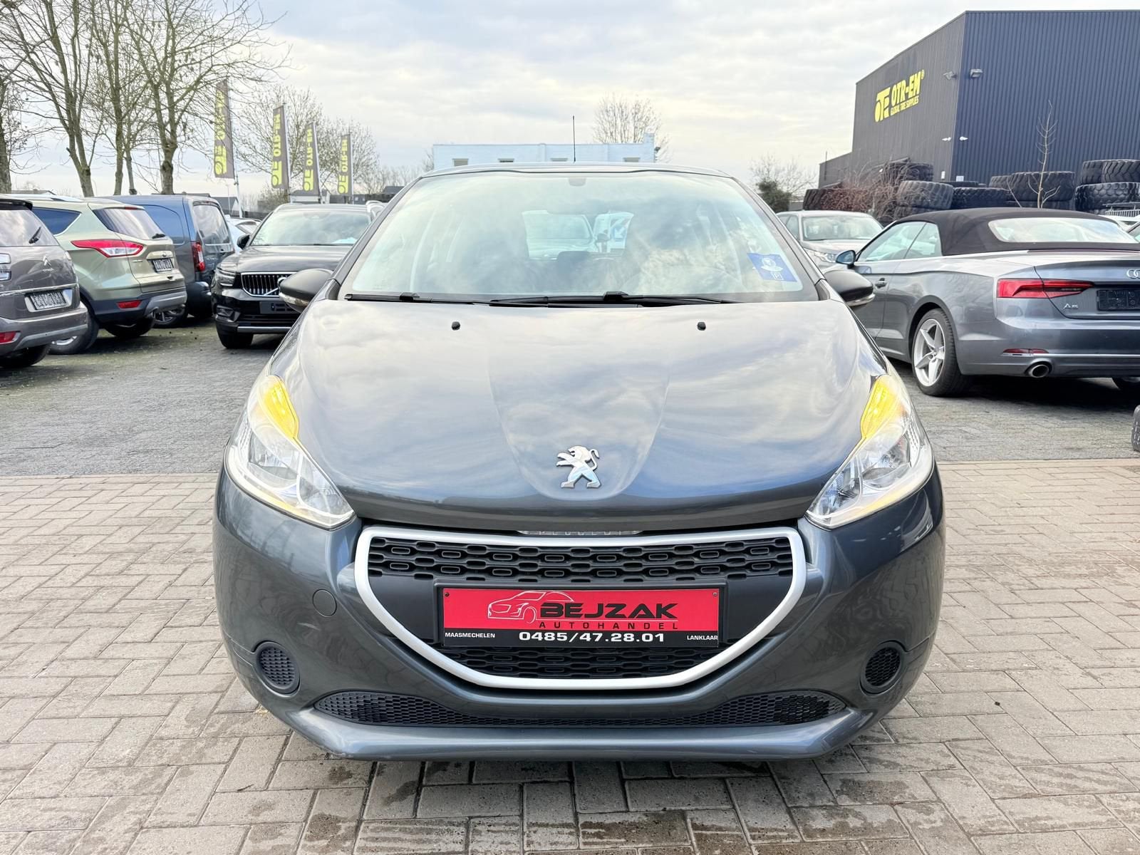 Peugeot 208 1.0i Benzine  84.000 km 1 jaar garantie, Auto's, Peugeot, Euro 5, Bedrijf, Handgeschakeld, Te koop