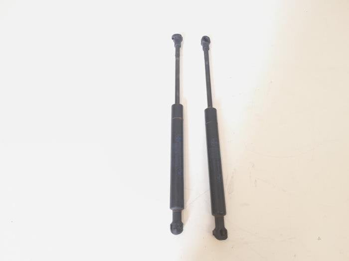Amortisseur kit capot moteur d'un BMW 3-Serie, -, 3 mois de garantie, Utilisé, -