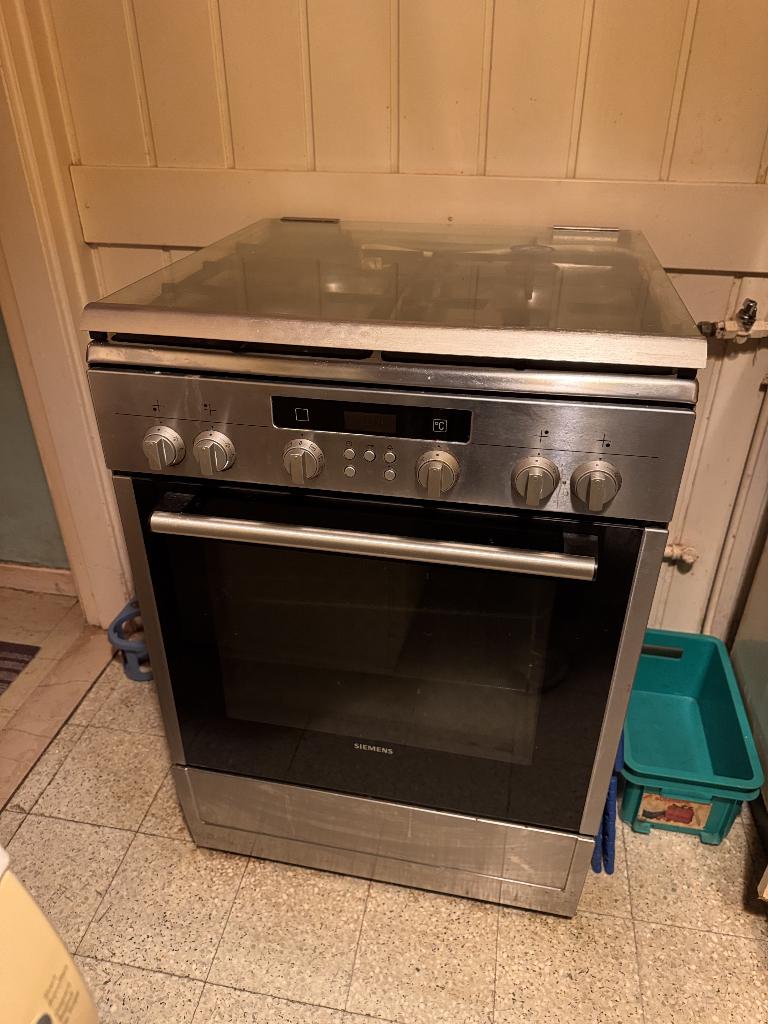 Cuisinière à gaz Siemens avec four - 4 brûleurs, Electroménager, Gaz, 85 à 90 cm, 4 zones de cuisson, Enlèvement