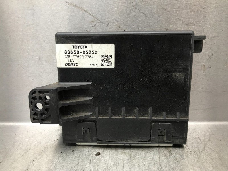 ORDINATEUR GESTION TEMPERATURE Toyota Avensis Wagon (T27), Utilisé, Toyota