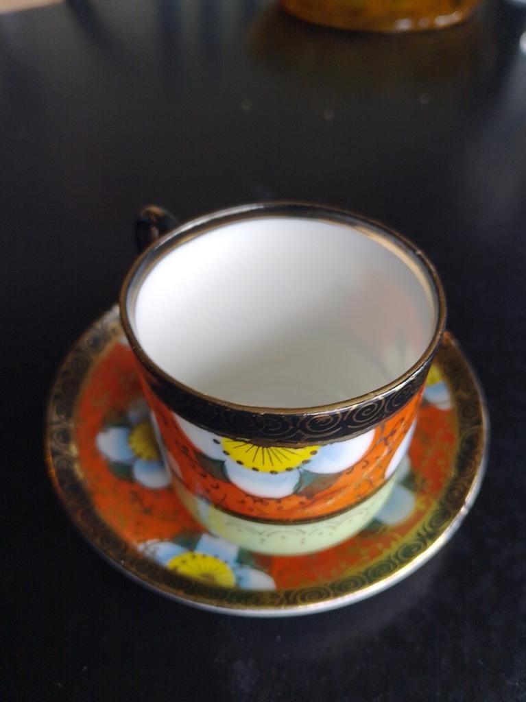 Tasse à café ou thé,et sa soucoupe. Style Japonais., Enlèvement