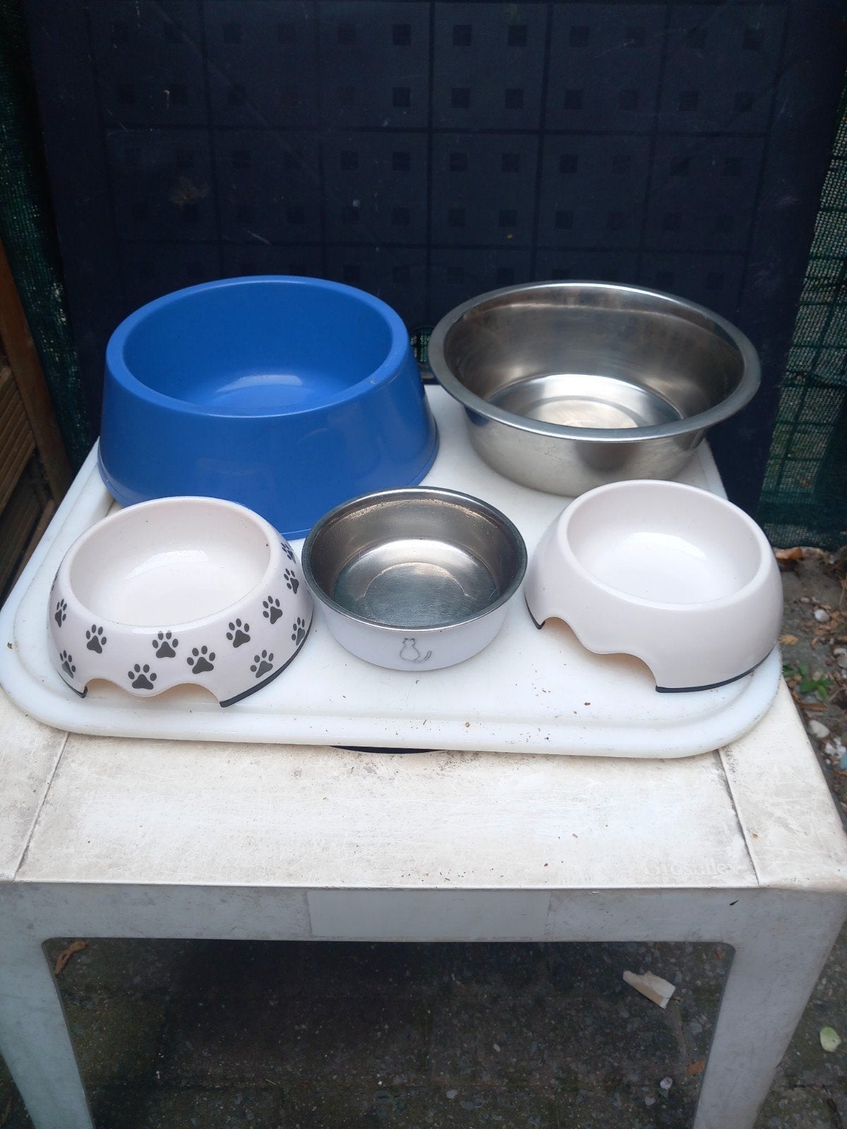 voerbakken kat/ hond samen 4€, Dieren en Toebehoren, Ophalen