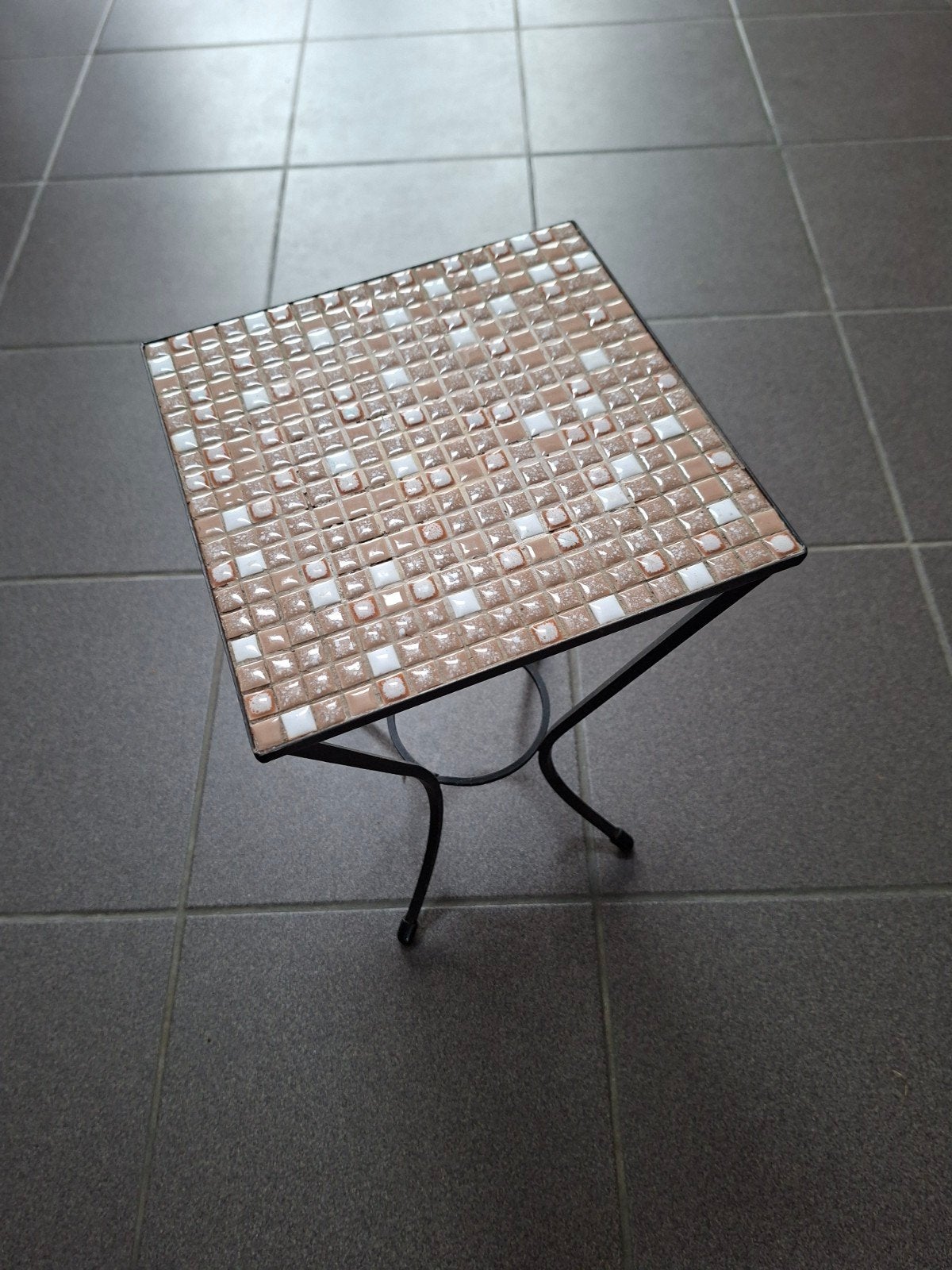 Table d'appoint vintage en mosaïque, Maison & Meubles, Enlèvement ou Envoi, Vintage, Moins de 55 cm, Carré