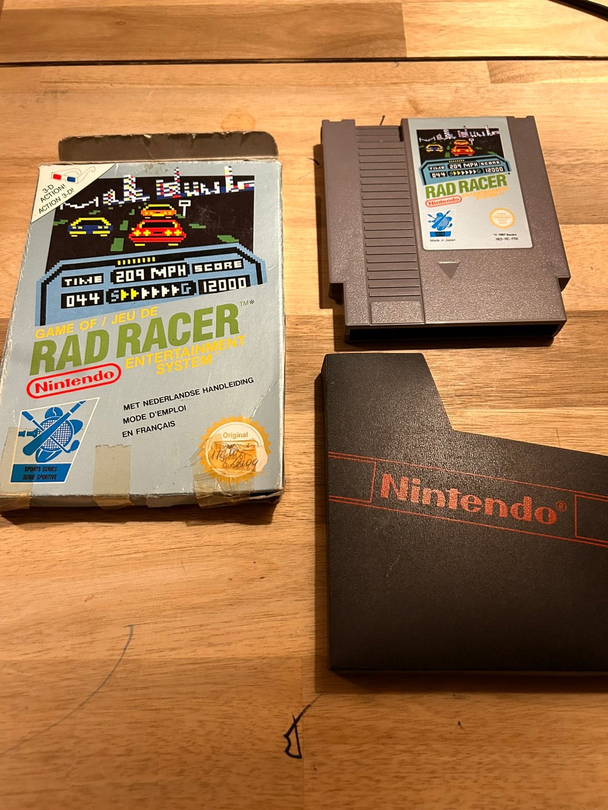 Nintendo NES game met doos - Rad racer, Games en Spelcomputers, Ophalen of Verzenden, Gebruikt