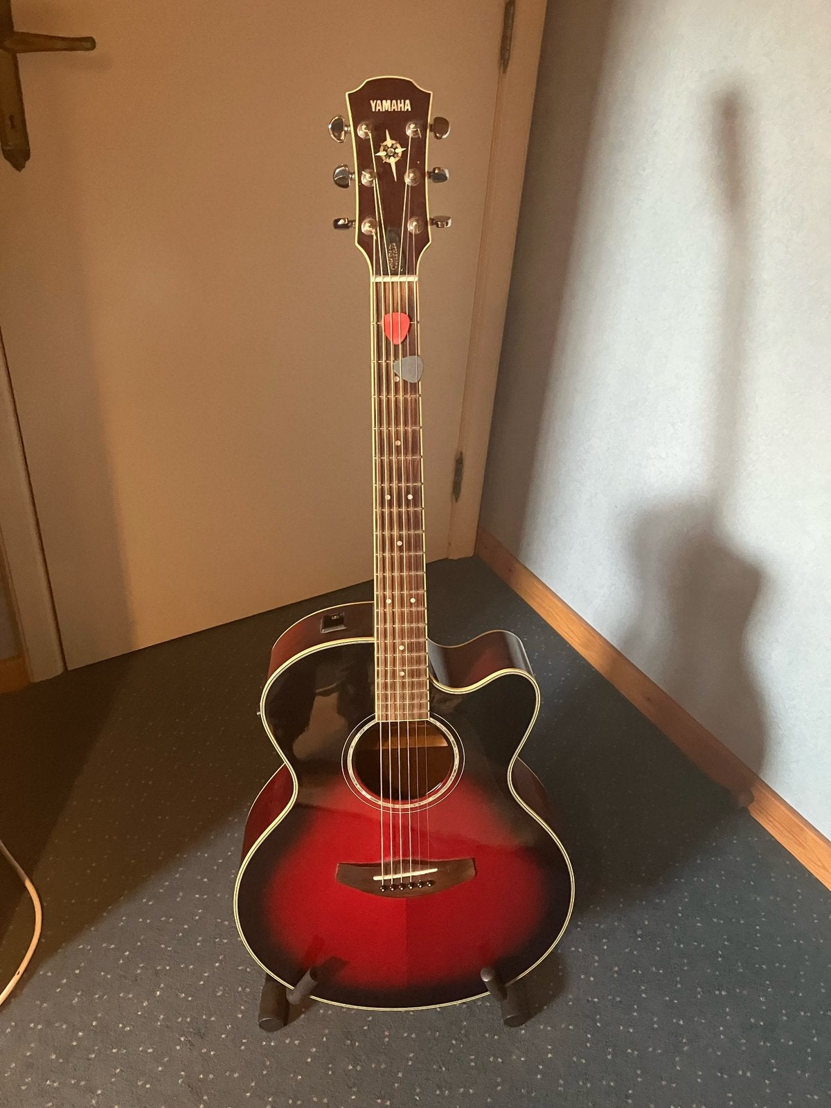 Compas semi-acoustique Yamaha, Enlèvement, Comme neuf