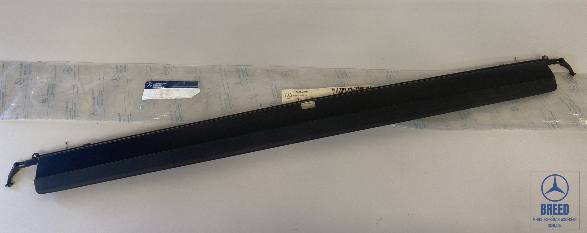 NOS winddeflector schuif-kantel-dak Mercedes-Benz W124 W201, -, Nieuw, Ophalen of Verzenden, -