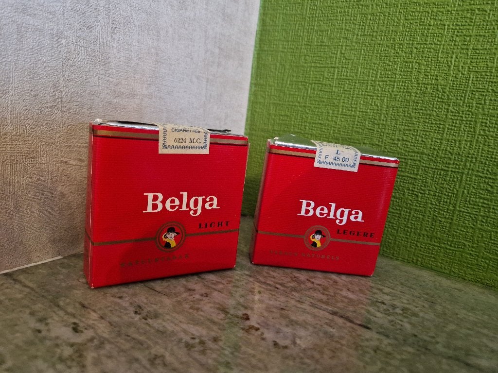 Lot 2 anciens paquets cigarettes Belga scellés 45F, Collections, Envoi, Comme neuf