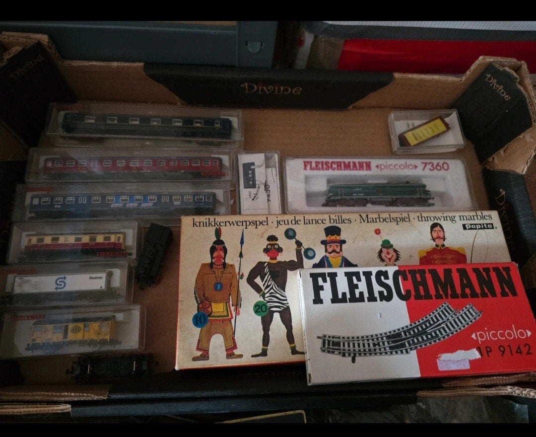 Fleischmann Piccolo N-scale Set – Loco 7360 SNCF + 8 Wagons, Hobby en Vrije tijd, Ophalen of Verzenden, Locomotief, Fleischmann