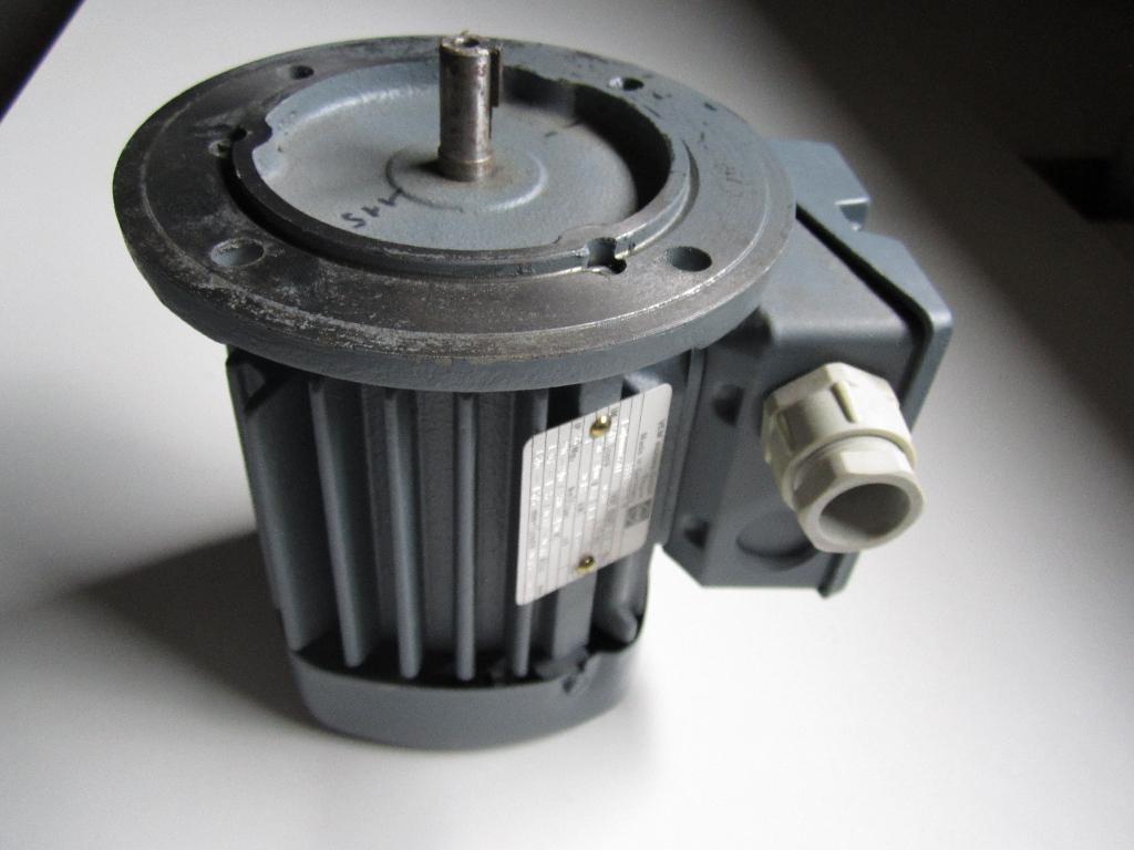 VEM   Electromotor, Ophalen, Nieuw, Elektromotor, Minder dan 1400 rpm