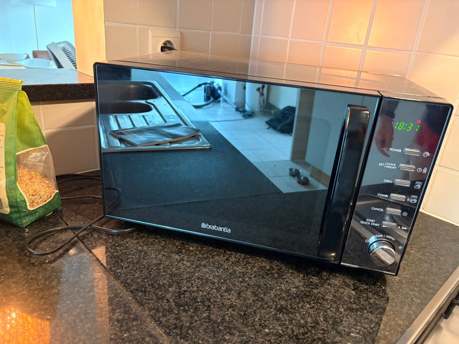 Brabantia combimagnetron met grill – Nieuw, Elektronische apparatuur, Microgolfovens, Ophalen, Zo goed als nieuw, Grill, Draaiplateau