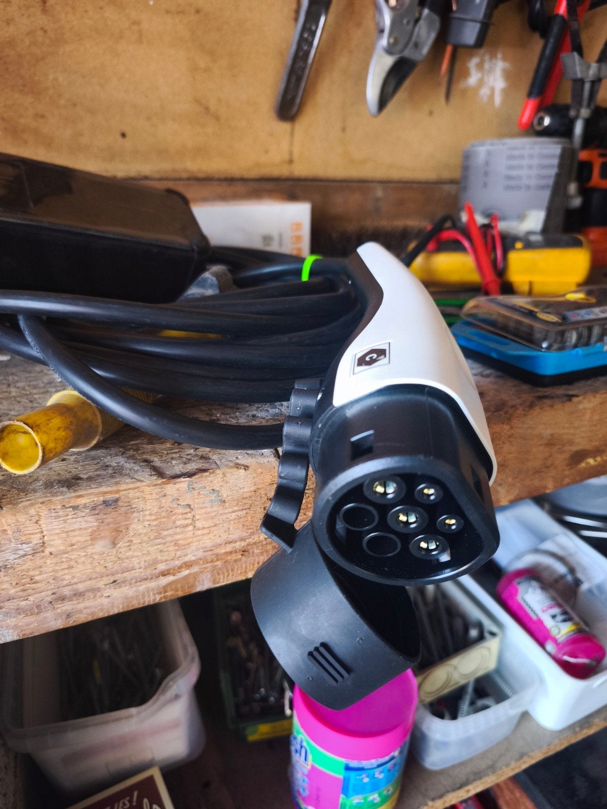 CHARGEUR VOITURE ELECTRIQUE OU HYBRIDE 16A