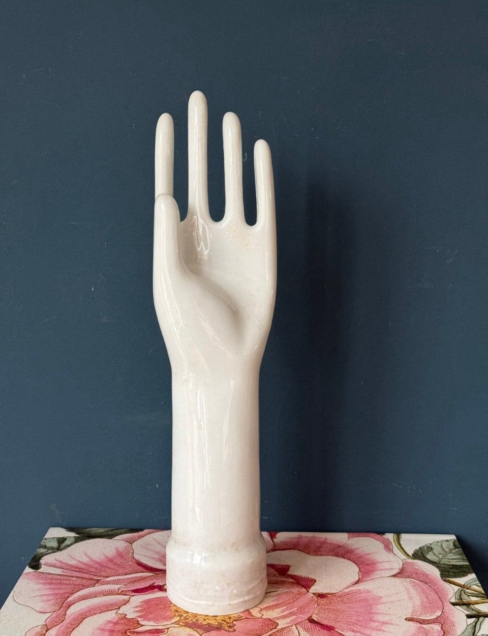 Vintage wit porseleinen handschoen mal, Antiek en Kunst, Verzenden, Geglazuurd, Wit