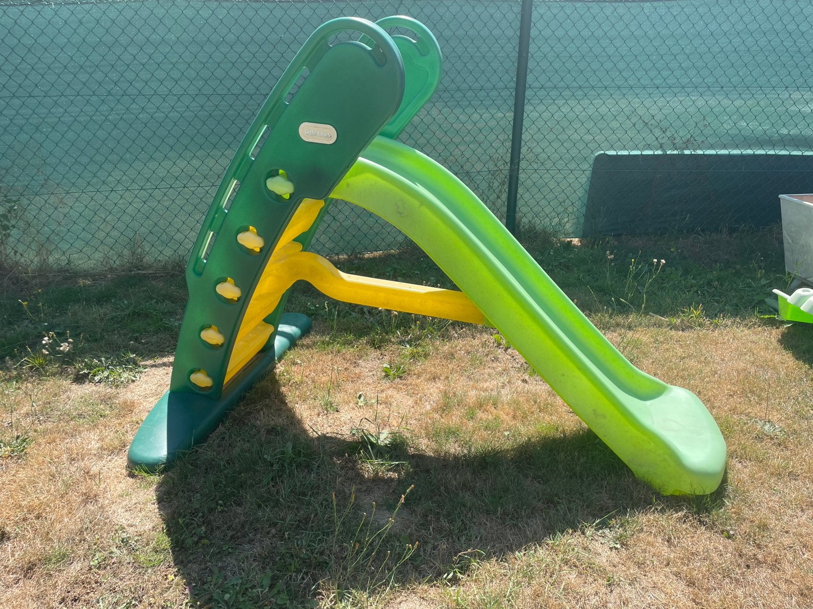 À DONNER GRATUITEMENT – Toboggan vert Little Tikes, Enlèvement, Utilisé