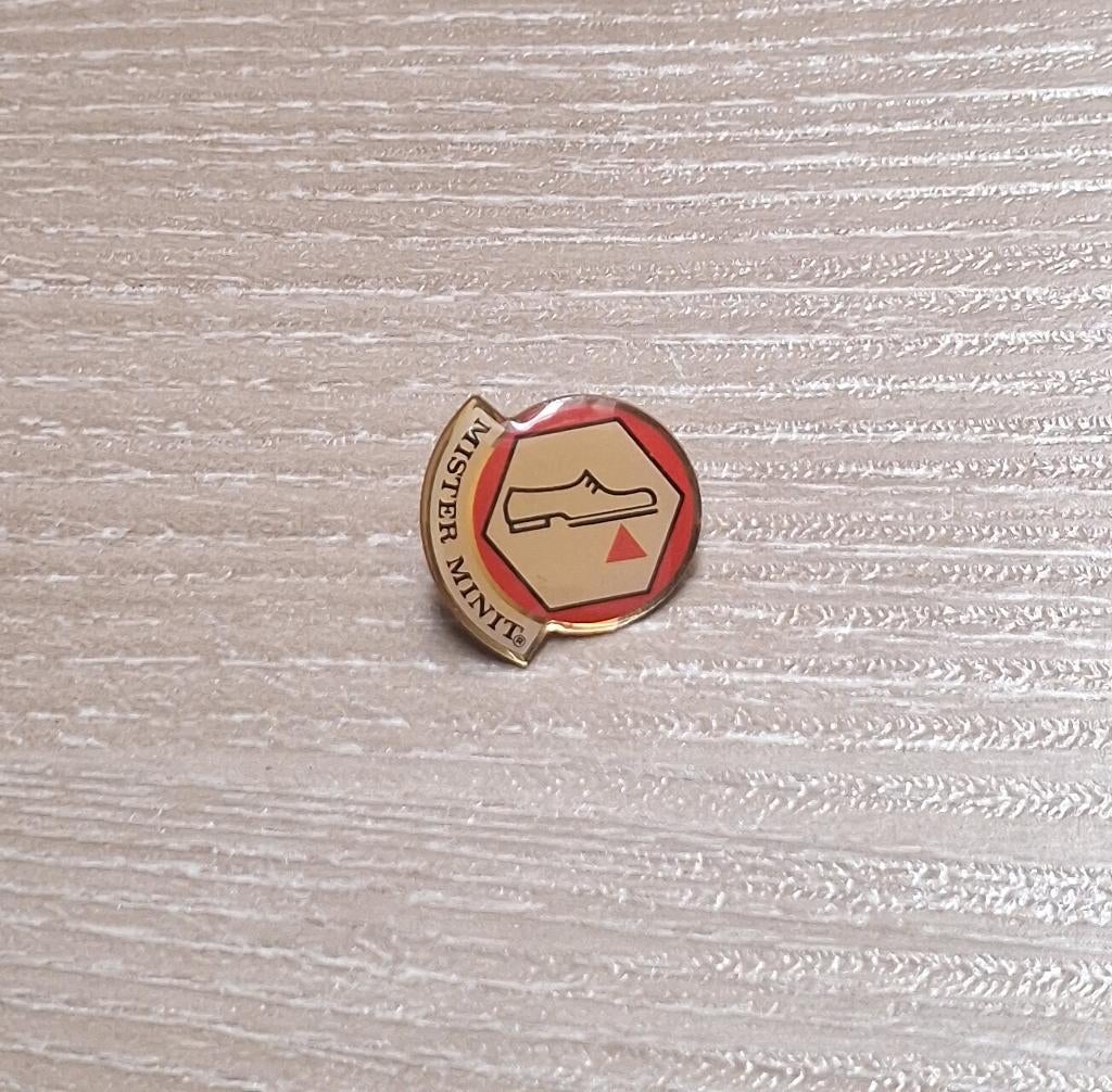 PIN - MISTER MINIT - Sleutel- Horloge- & Schoenmaker, Ophalen of Verzenden, Gebruikt, Overige onderwerpen, Speldje of Pin