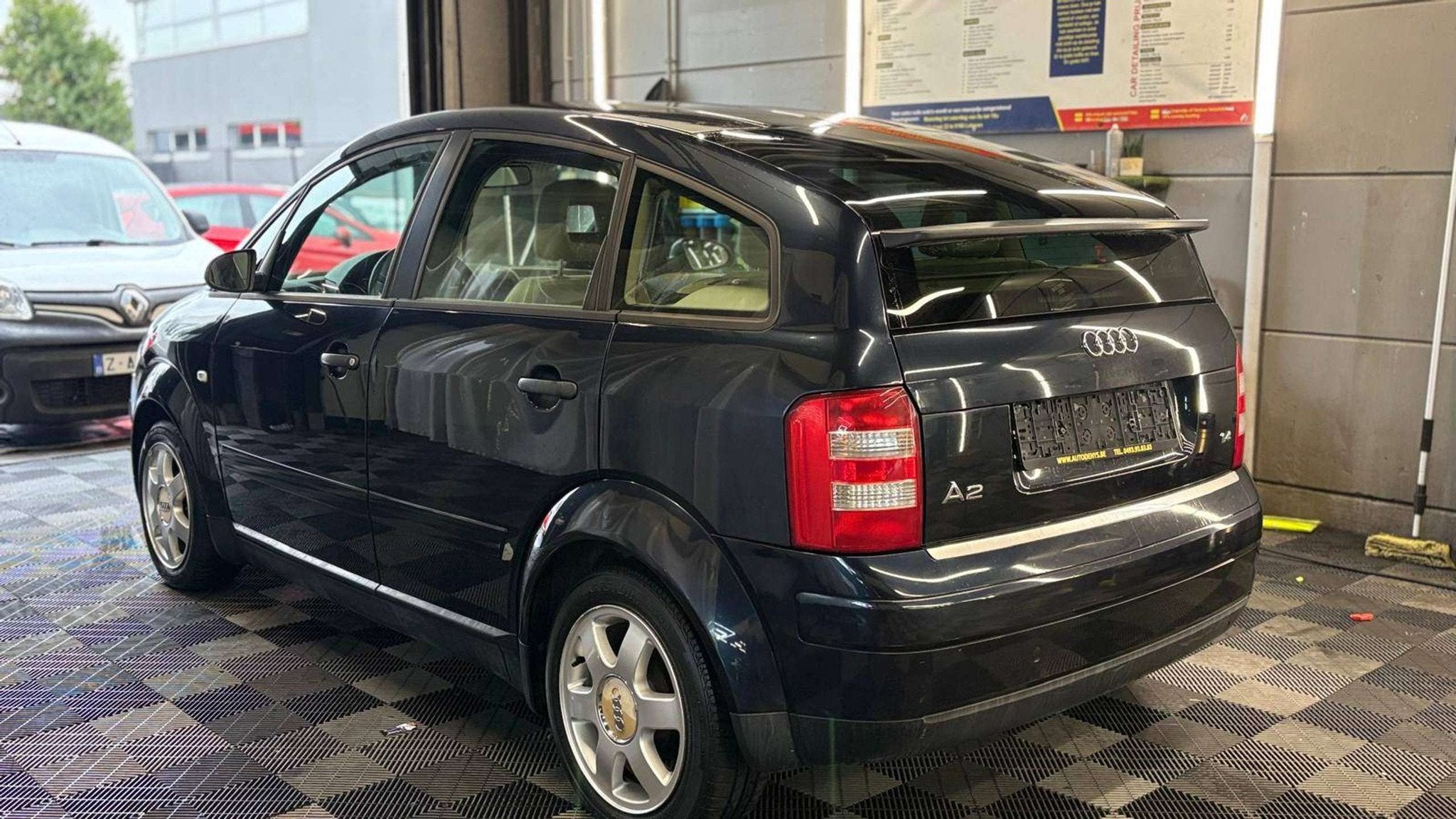 Audi A2 Audi A2 Benzine 1.4i 16v bj.2004, Auto's, Audi, Gebruikt, 4 cilinders, Zwart, https://public.car-pass.be/vhr/c80616ed-7aab-417b-a135-00dbe550bd0d