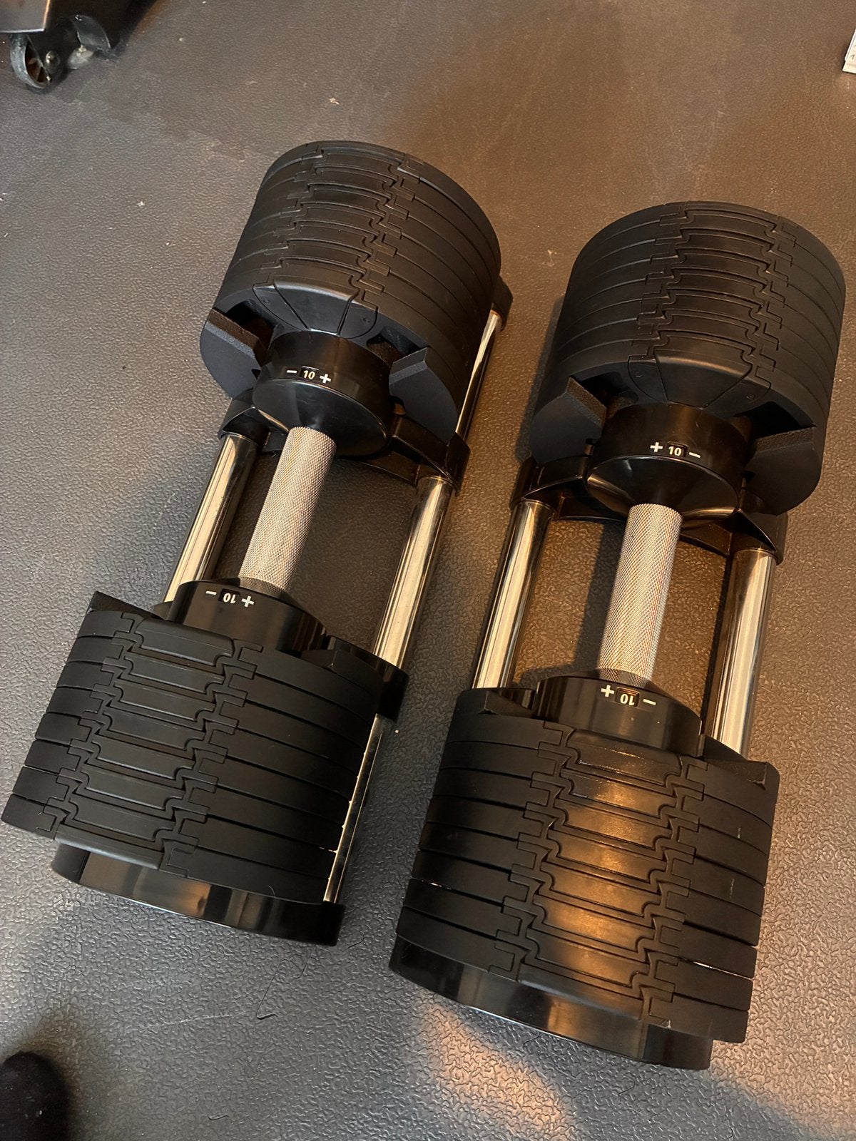 verstelbare dumbbells 2 tot 32kg., Sport en Fitness, Ophalen, Gebruikt