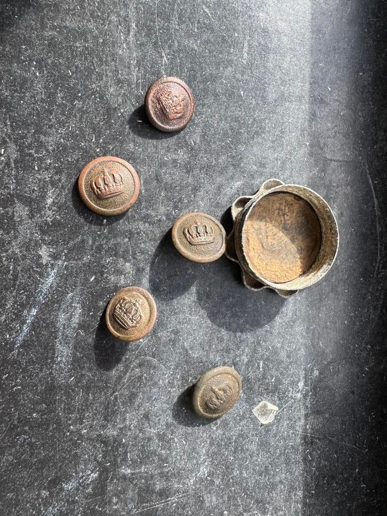 lot de terre des boutons et partie grenade allemand, Enlèvement ou Envoi