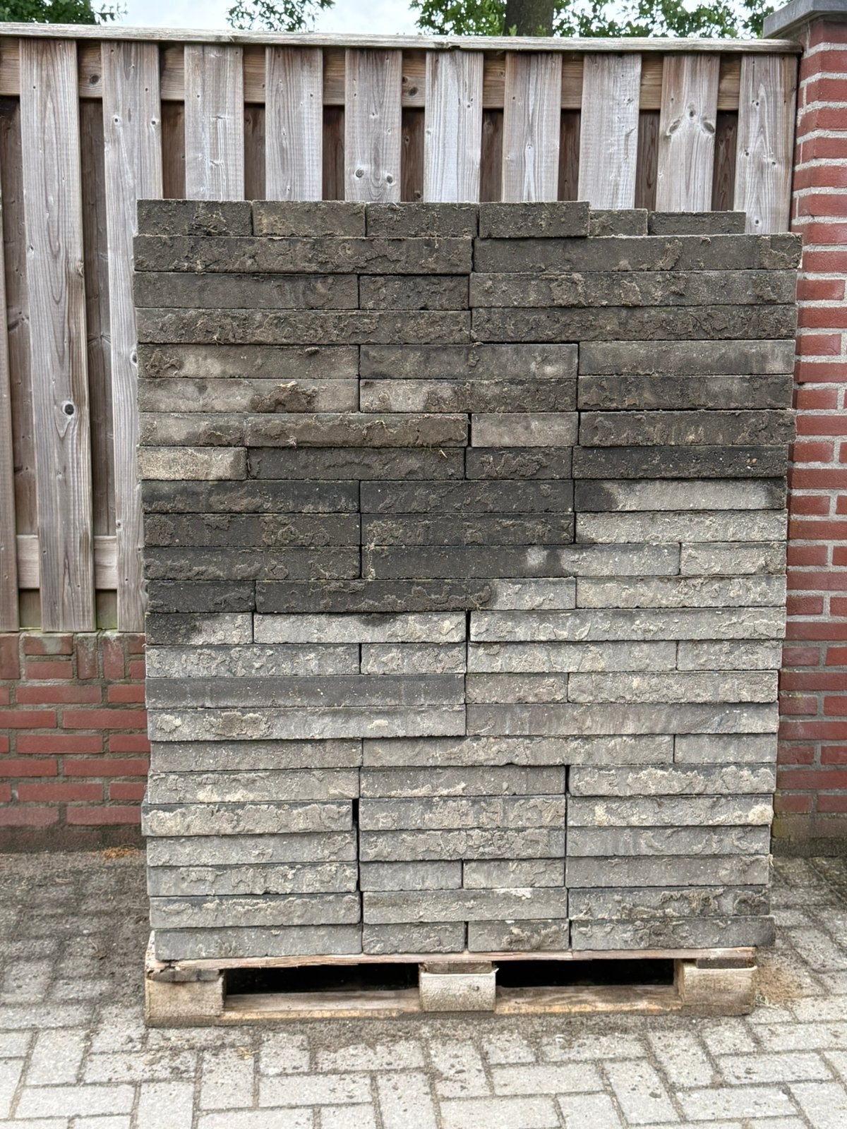 Nette gratis terrastegels, wilverband zwart ruim 20m2, Ophalen, Gebruikt, 10 m² of meer, Beton