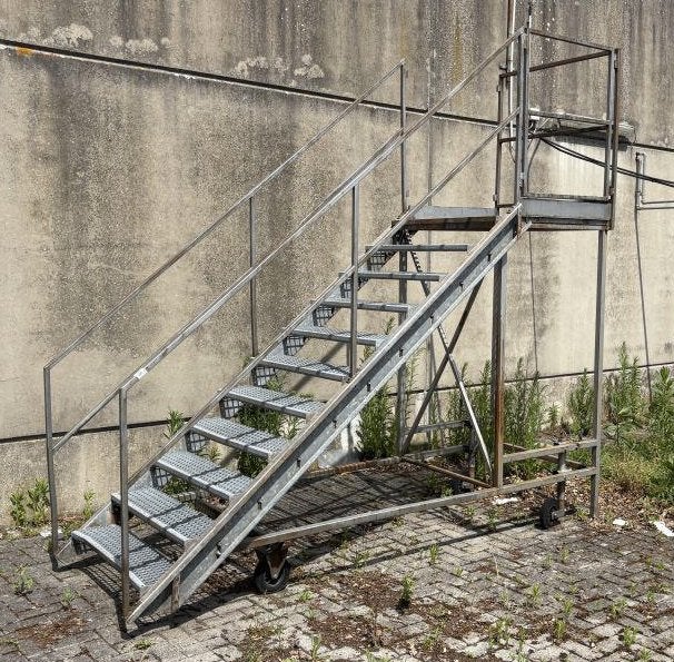 Verrijdbare verzinkte bordestrap, Doe-het-zelf en Bouw, Ladders en Trappen, Ophalen, Gebruikt, Trap, Minder dan 2 meter