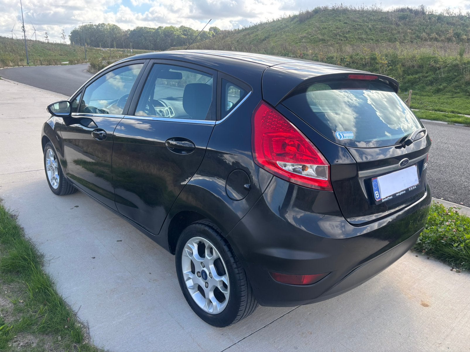 Ford Fiesta V 1.4 TDCi 70ch Ghia 5p 134000KM 2012, Autos, Achat, Entreprise, Boîte manuelle, Noir