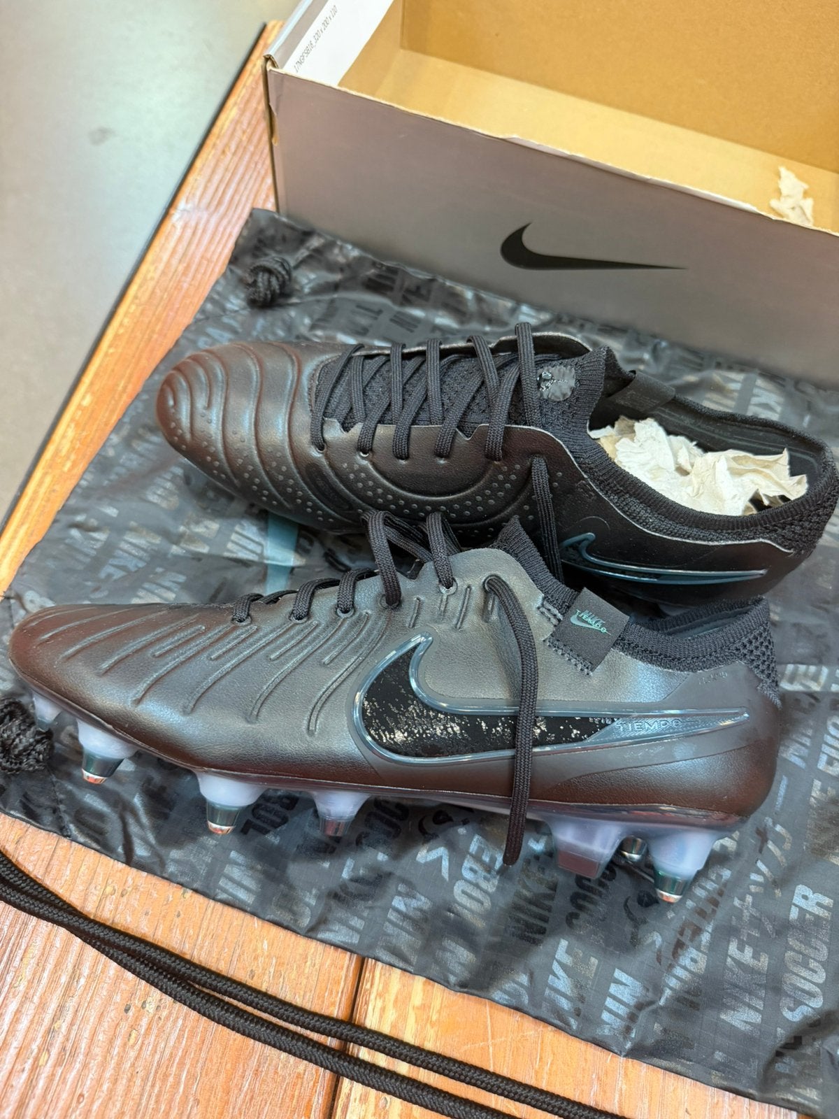 Crampon nike tiempo, Enlèvement ou Envoi, Comme neuf, Chaussures