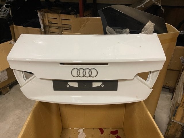 HAYON ARRIÈRE / MALLE LS9R Audi A5 Cabrio (8F7), Auto-Union-Straße  1,
85057  Ingolstadt, DE, Info@audi.de, Haillon arrière, Audi