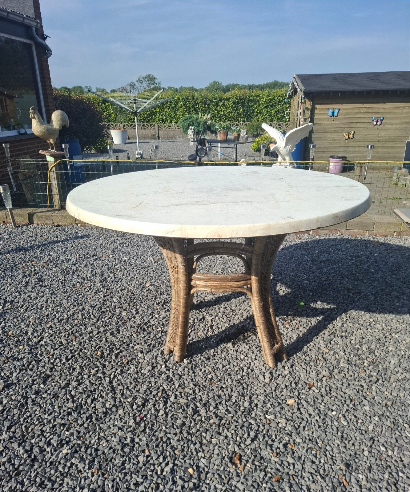 Te koop ronde tuintafel, Tuin en Terras, Tuintafels, Zo goed als nieuw, Rond, Kunststof, Ophalen