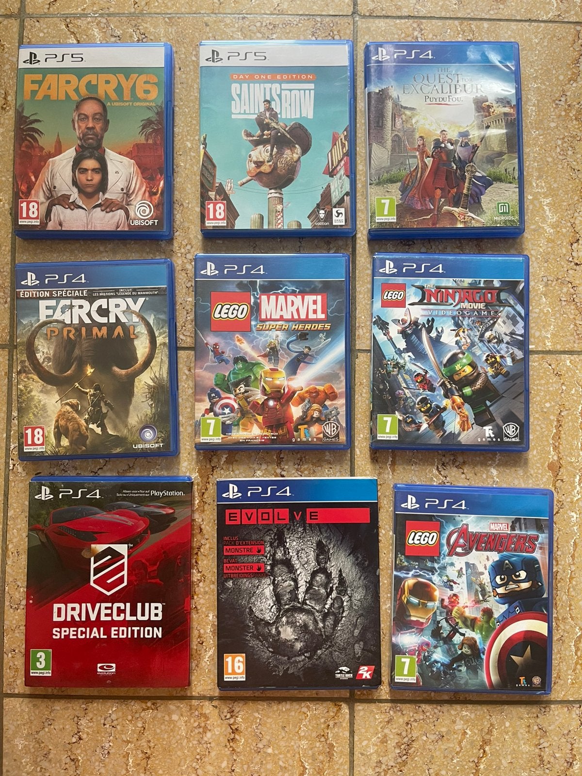 Jeux PS5 & PS4 ( au choix ), Enlèvement, Comme neuf