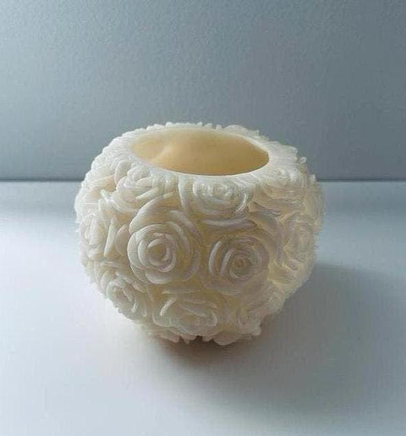 Bougie Boule Roses-Charme floral & Élégance romantique, Enlèvement, Neuf, Rond