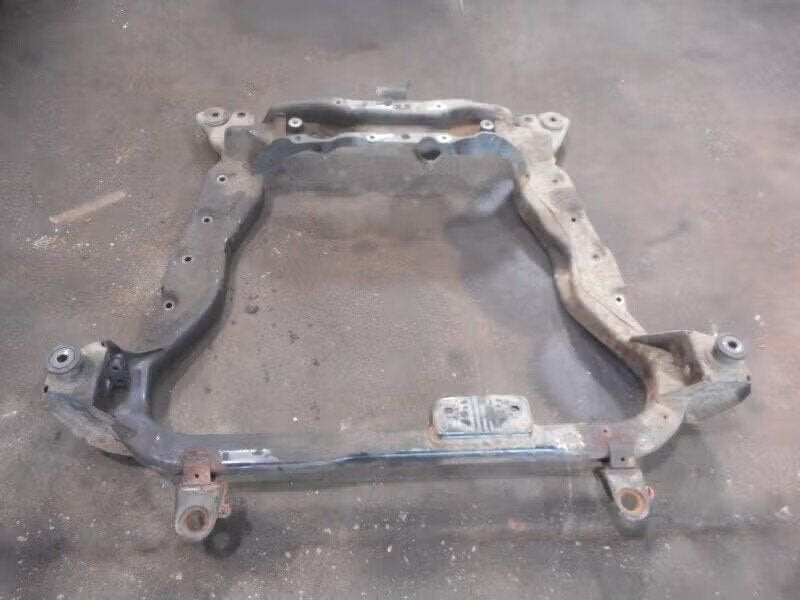SUBFRAME VOOR Ford Mondeo II (01-1996/09-2000), Enlèvement ou Envoi, Henry-Ford-Straße 1 50735 Köln, DE, Ford-Werke GmbH, Kunden@ford.com
