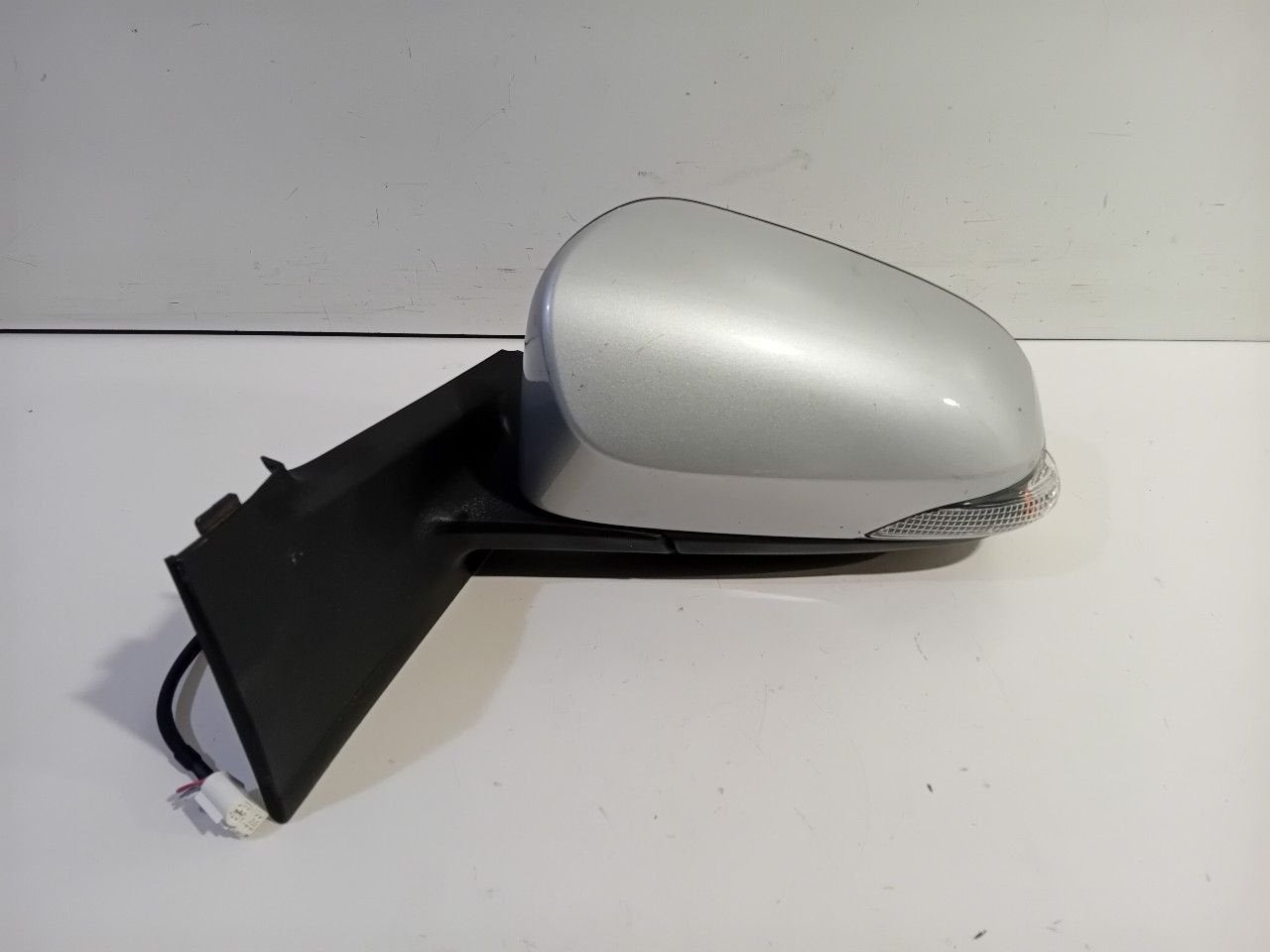 Spiegel buiten links elektrisch Toyota Yaris, Onderdelen@venauto.nl, Van der Ven Autorecycling B.V., Ettenseweg 76, 4706 PB Roosendaal, The Netherlands