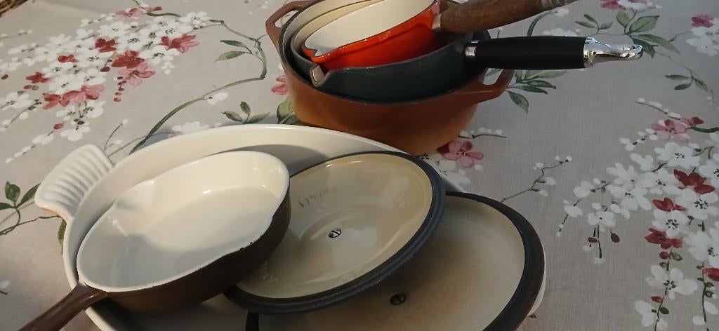 De smeltkroes, Ophalen, Gebruikt, Gietijzer, Pannenset