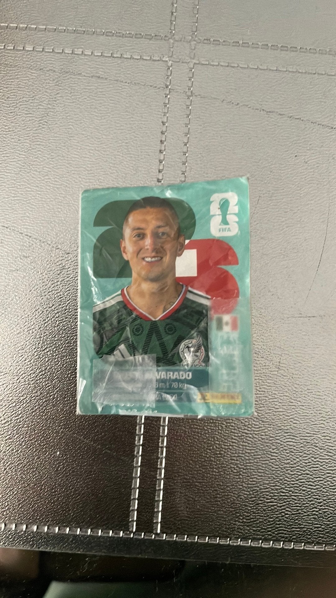 Roberto Alvarado football card, Postzegels en Munten, Postzegels | Europa | UK, Ophalen