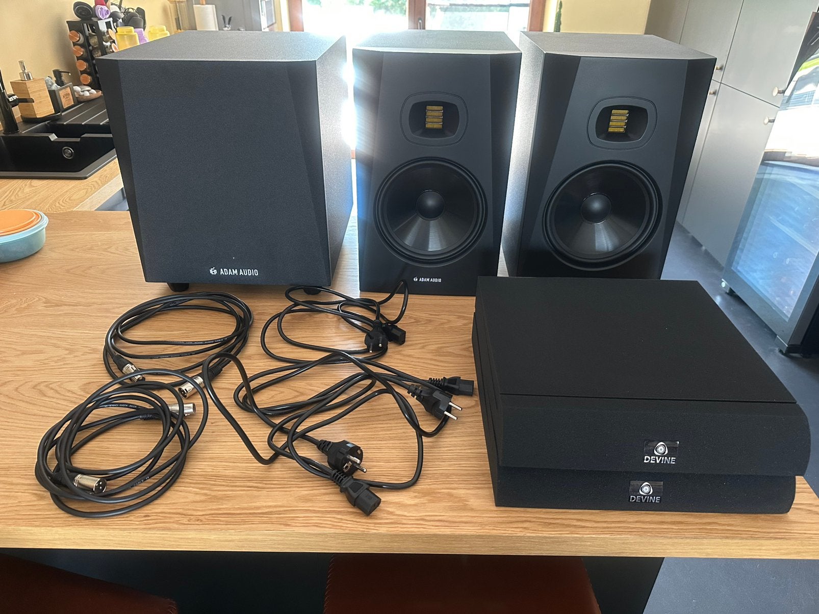 Adam T8V (x2) + Sub T10S monitorluidsprekers, Ophalen, Zo goed als nieuw, Studiomonitor, Overige merken