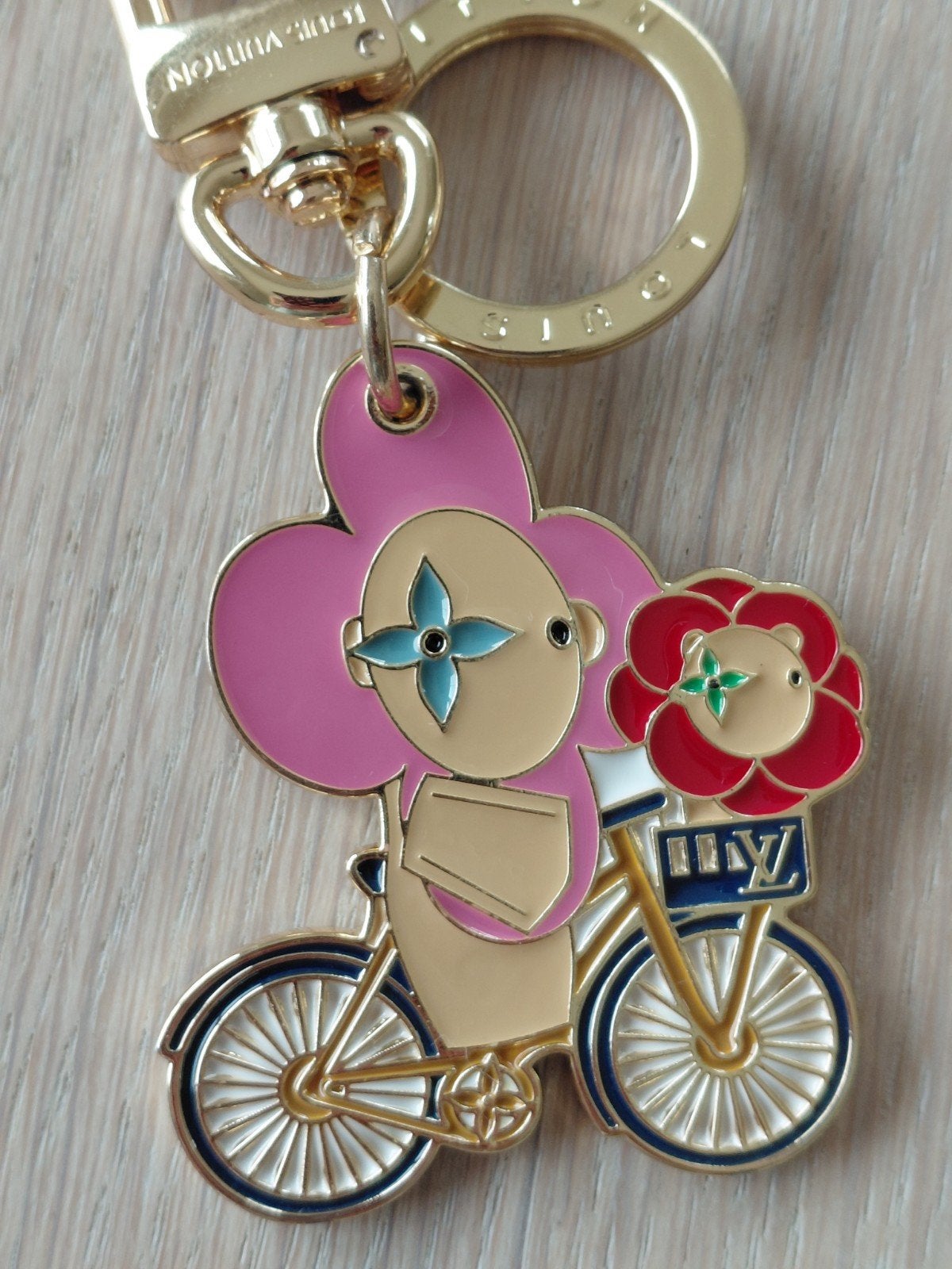Sleutelhanger Louis Vuitton, Handtassen en Accessoires, Kindersieraden, Ophalen