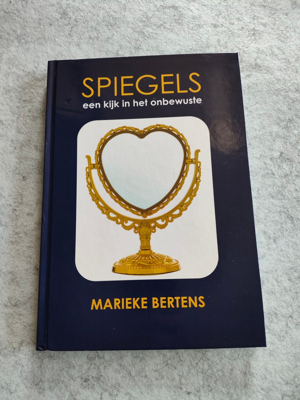Marieke Bertens - Spiegels, Livres, Ésotérisme & Spiritualité, Enlèvement, Marieke Bertens