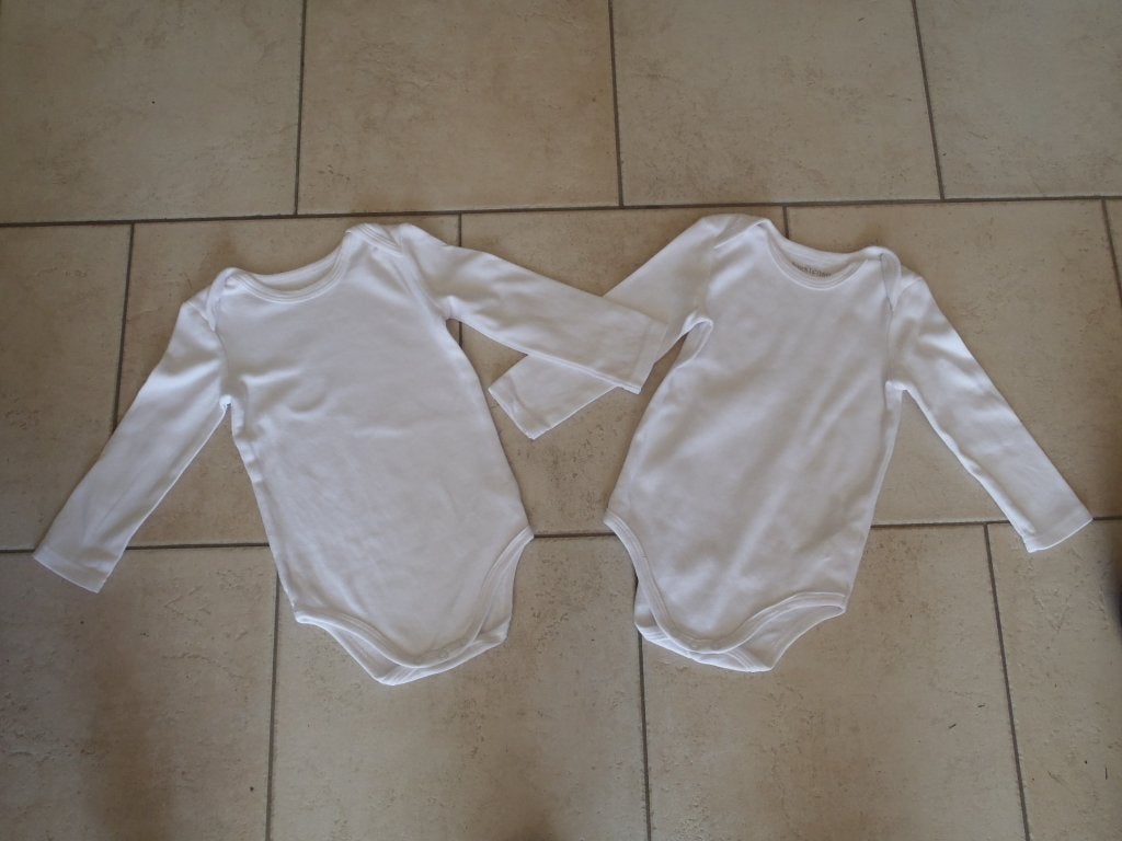 1 lot de 2 body taille 86, Enlèvement ou Envoi, Comme neuf, Garçon, Vêtements de nuit ou Sous-vêtements