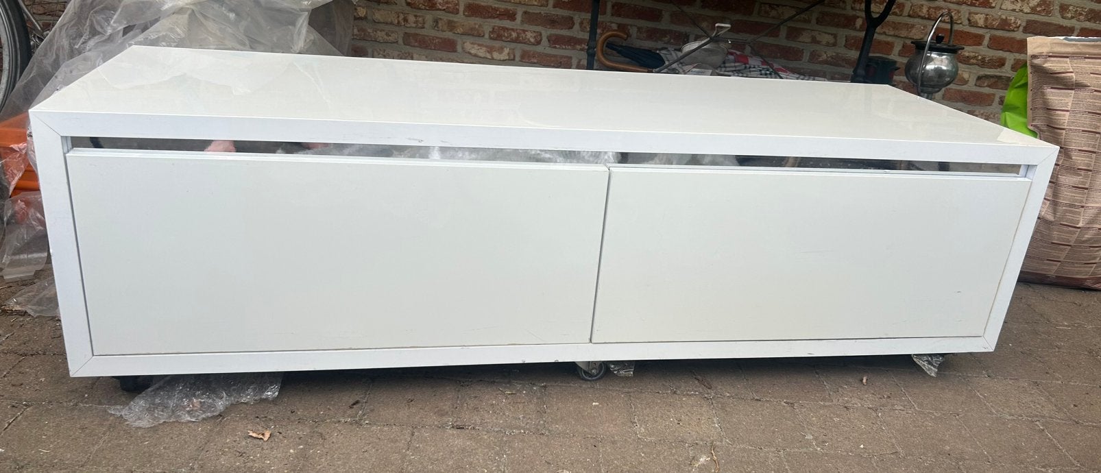 TV-meubel / etalagekast + paspoppen te koop, Ophalen, Zo goed als nieuw