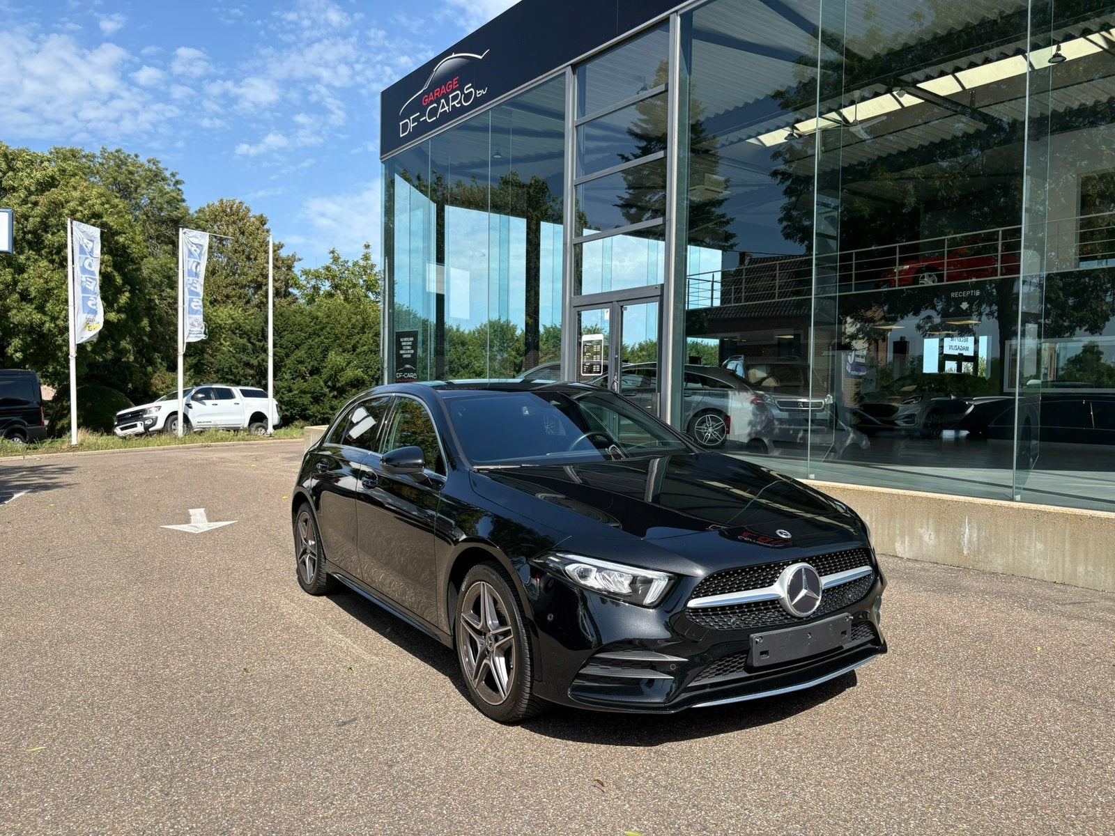Mercedes A250e plug in met AMG pakket en garantie, Auto's, Dealer onderhouden, Euro 6, 4 cilinders, Verwarmde buitenspiegels