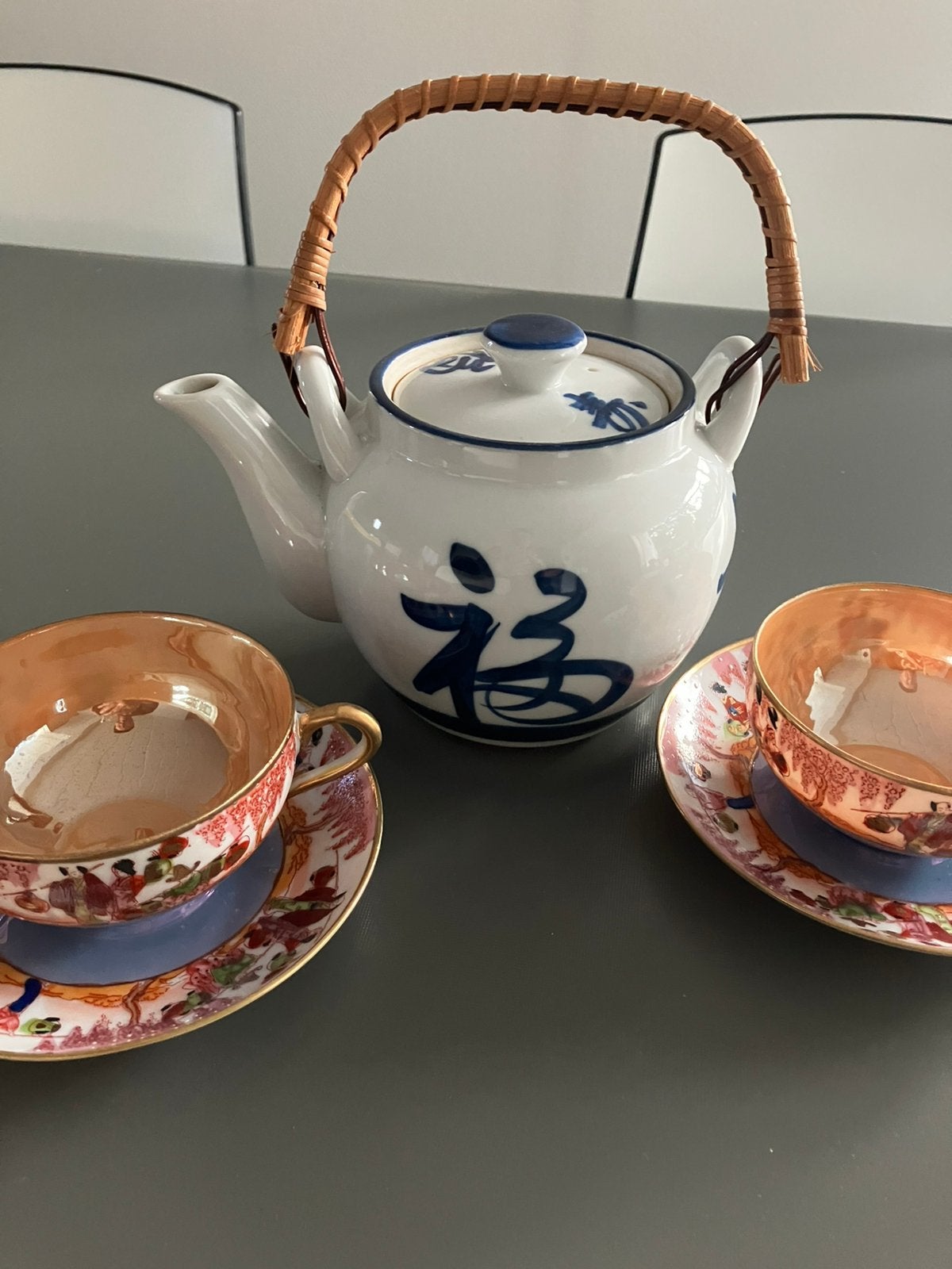 Chinese theepot + 2 kopjes + 2 schoteltjes., Ophalen of Verzenden, Theepot
