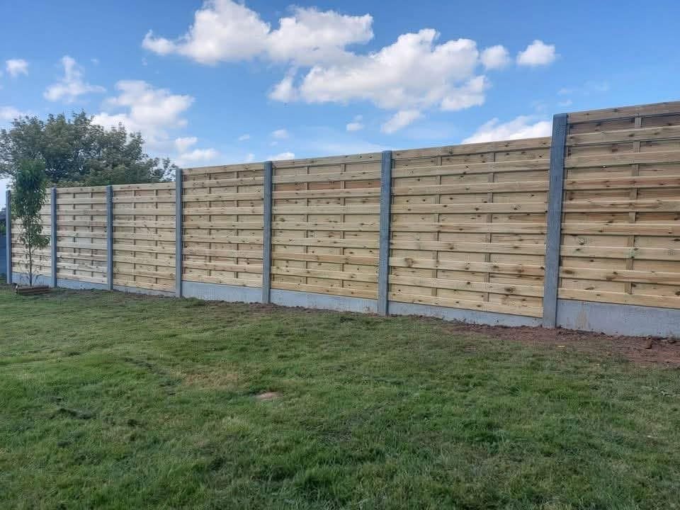 Spécialiste en pose de clôtures partout en Belgique, Enlèvement ou Envoi, Comme neuf, Bois
