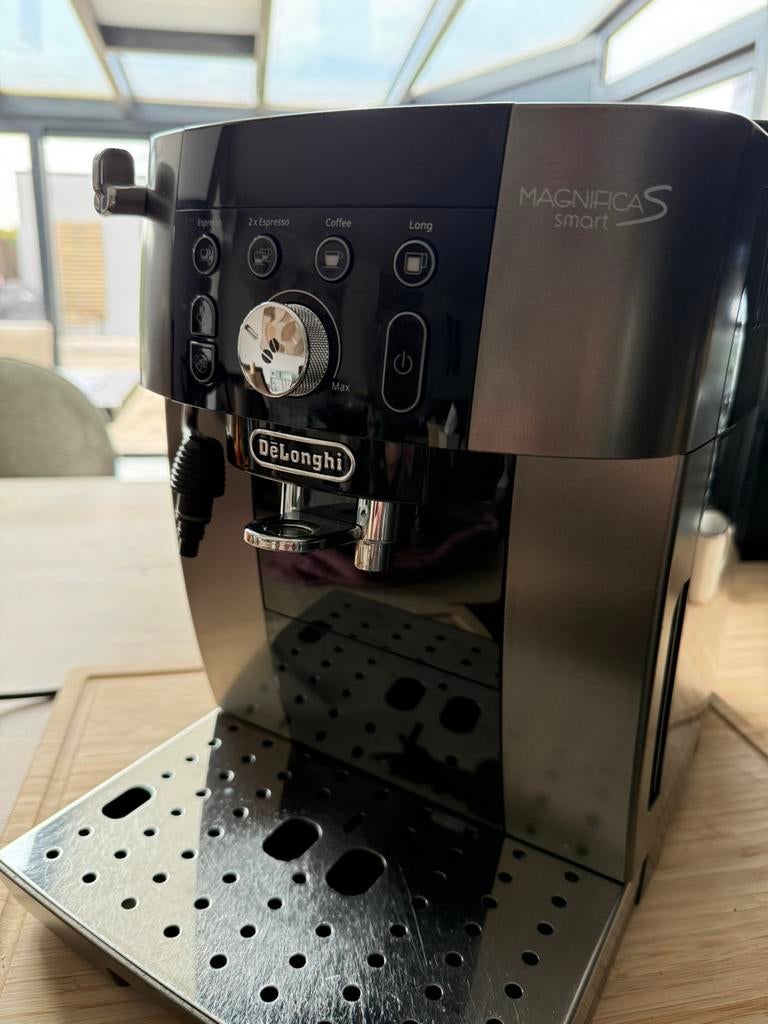 Machine à café automatique De’Longhi Magnifica Smart S, Elektronische apparatuur, Koffiezetapparaten, Zo goed als nieuw, Koffiebonen
