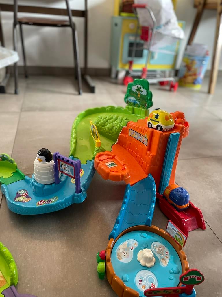 Tuut-tuut autobaan, garage en dierentuin. 7 autootjes, Ophalen, Zo goed als nieuw