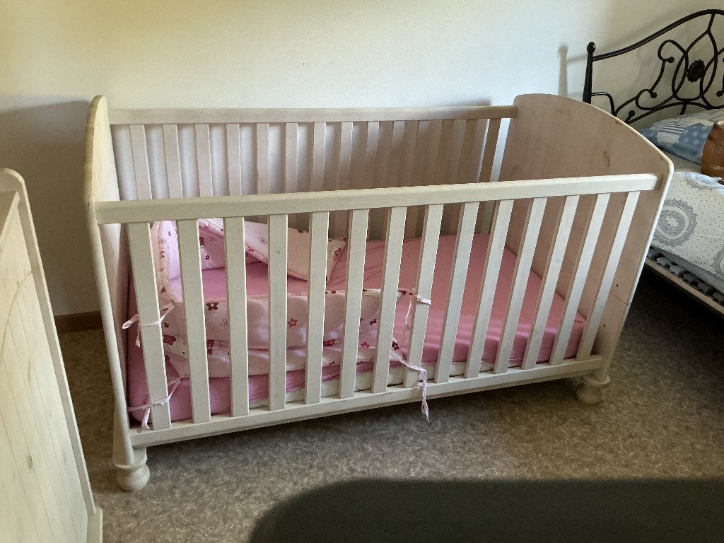 Babybedje en commode, Kinderen en Baby's, Kinderkamer | Bedden, 85 tot 100 cm, Gebruikt, Minder dan 140 cm, Ophalen