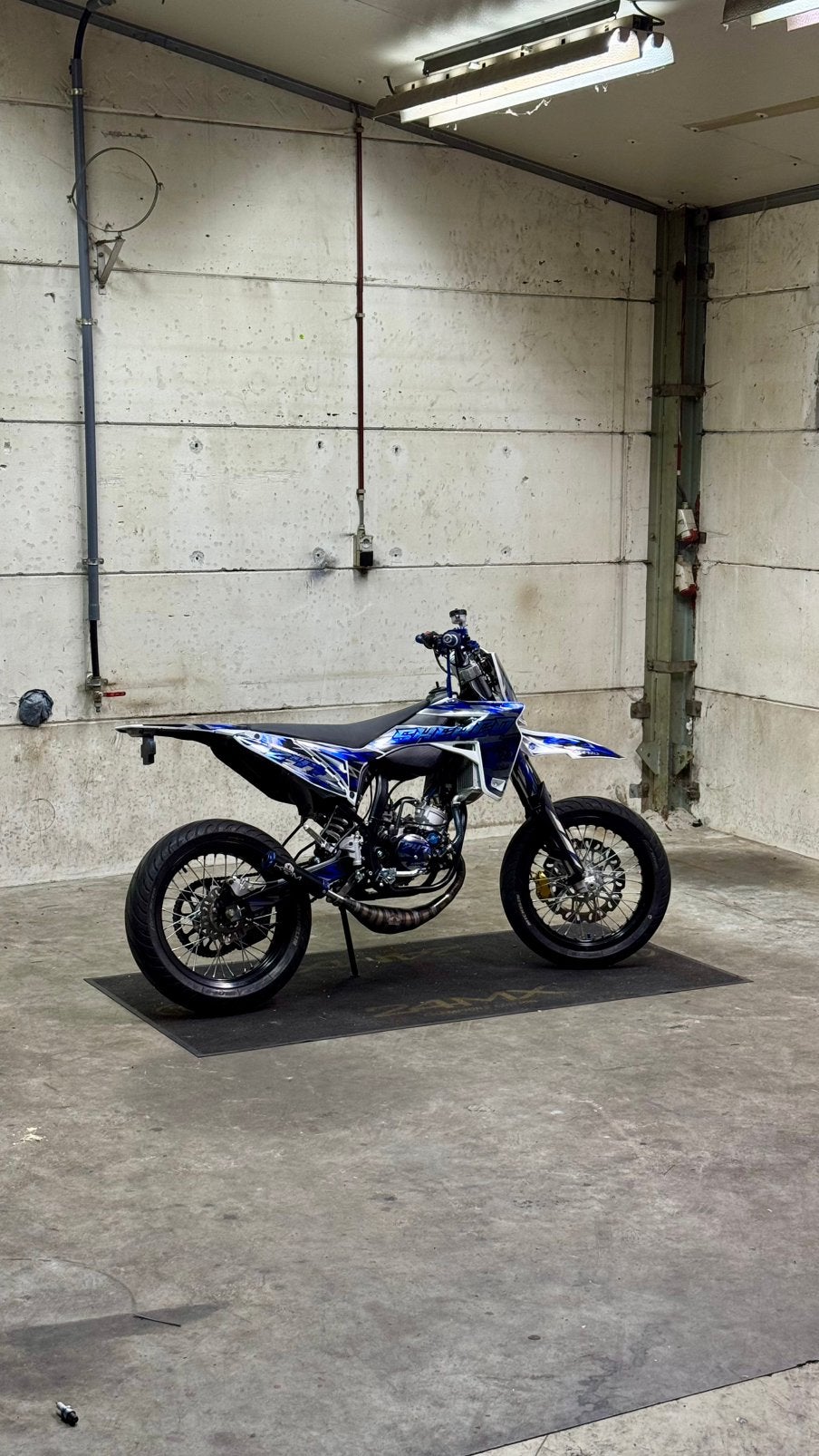 Sherco sm50 rs, Fietsen en Brommers, Brommers | Derbi, Ophalen, Zo goed als nieuw