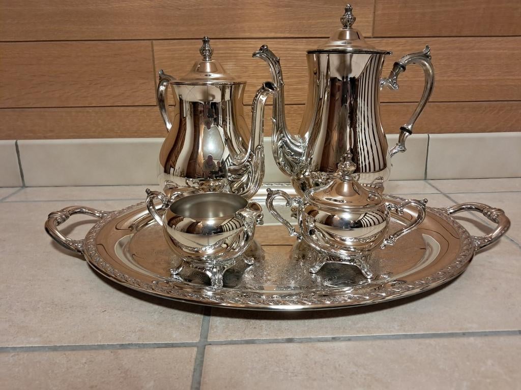 Zilver koffieservies, Ophalen