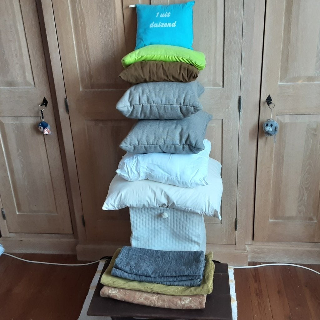 SET 7 kussen + 5 kussenslopen + GRATIS grote opbergmand, Ophalen of Verzenden, Sierkussen