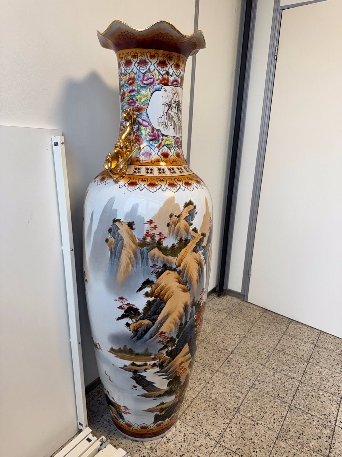 Beau et grand vase vitrine en porcelaine chinoise (156 cm), Enlèvement