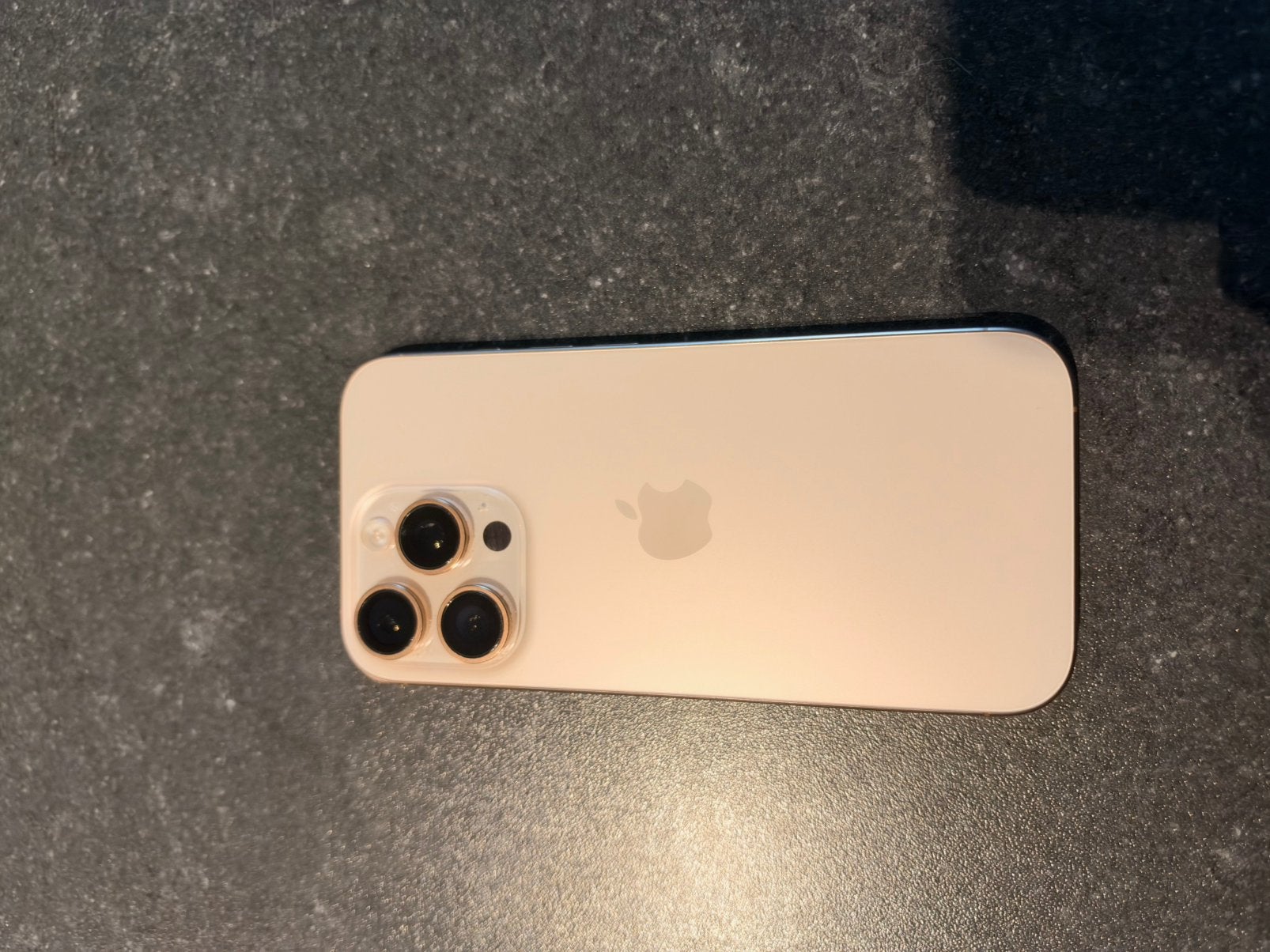 Iphone 16pro, Telecommunicatie, Zo goed als nieuw, 90 %, Goud, Ophalen