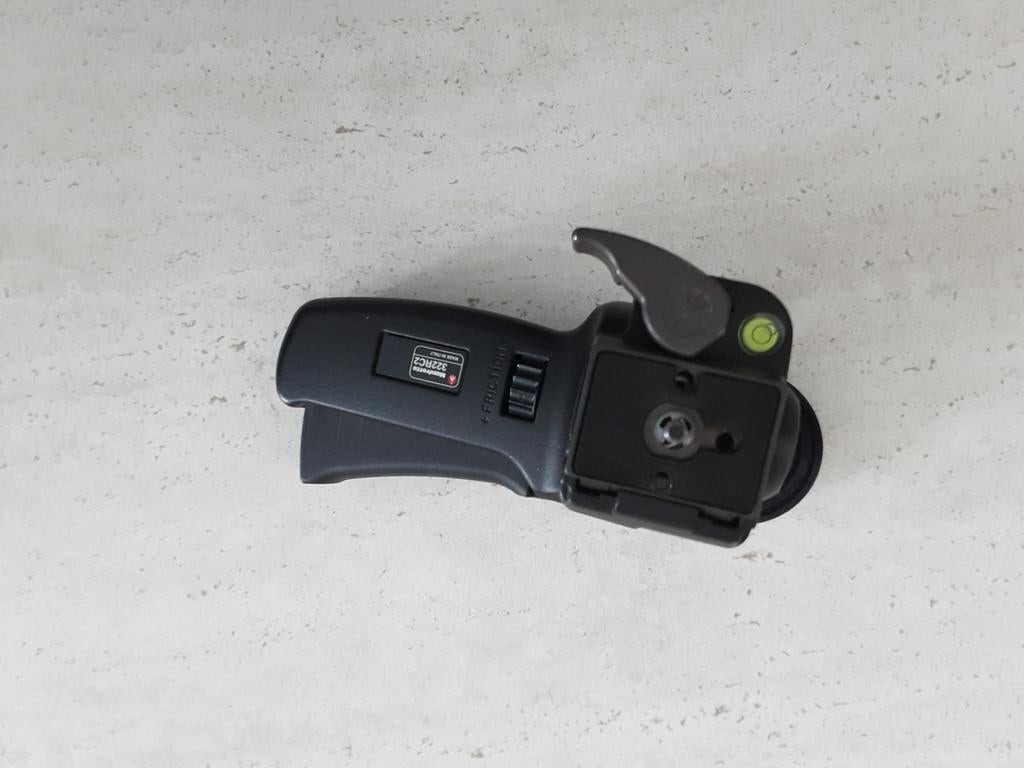 Rotule à poignée robuste Manfrotto 322RC2, TV, Hi-fi & Vidéo, Enlèvement ou Envoi, Comme neuf, Rotule